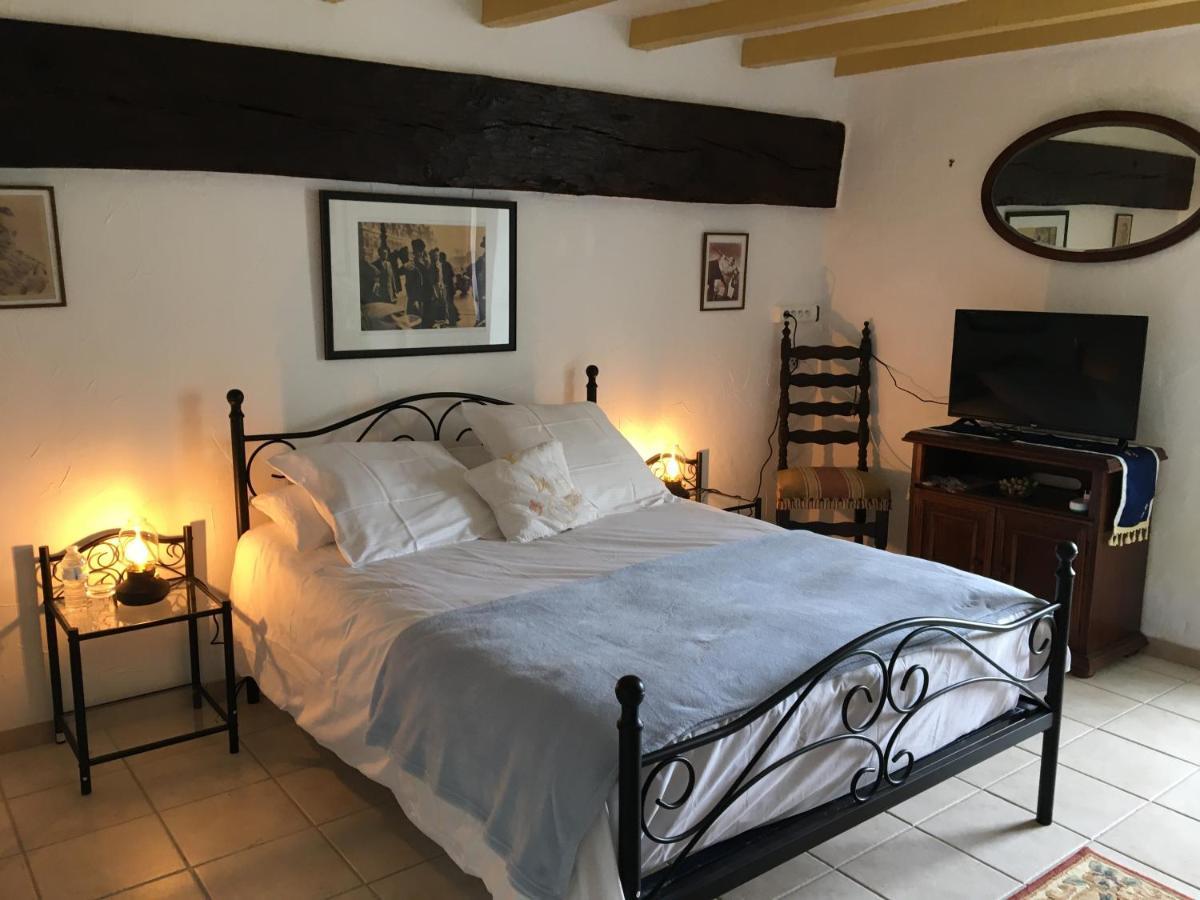 A L Epoque Bed & Breakfast Bouges  Luaran gambar