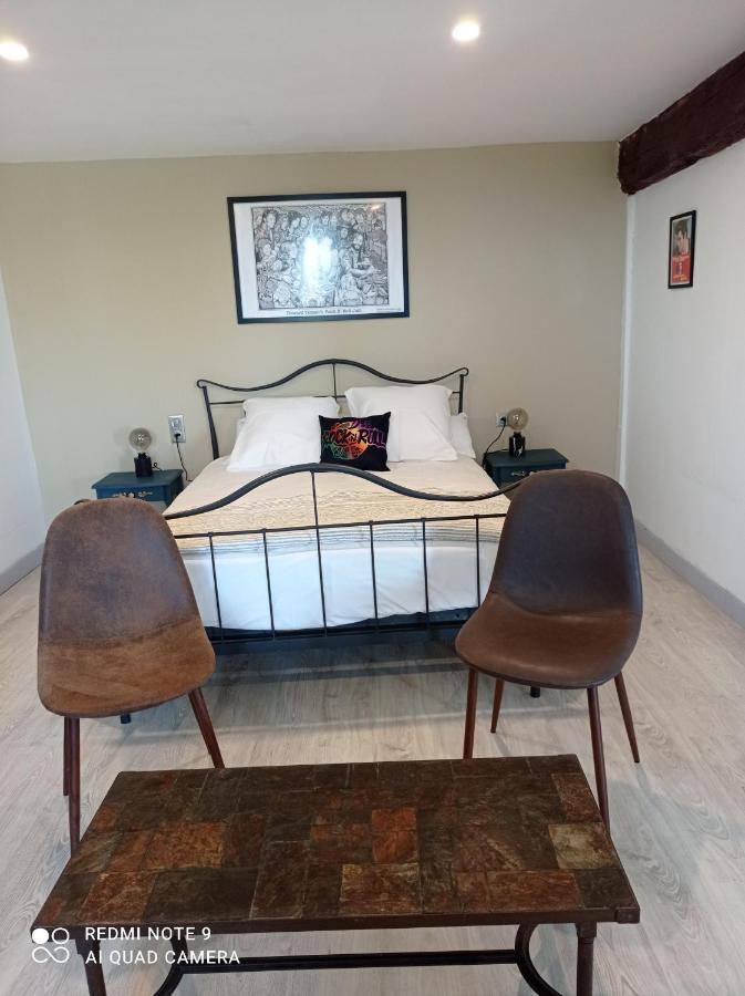 A L Epoque Bed & Breakfast Bouges  Luaran gambar