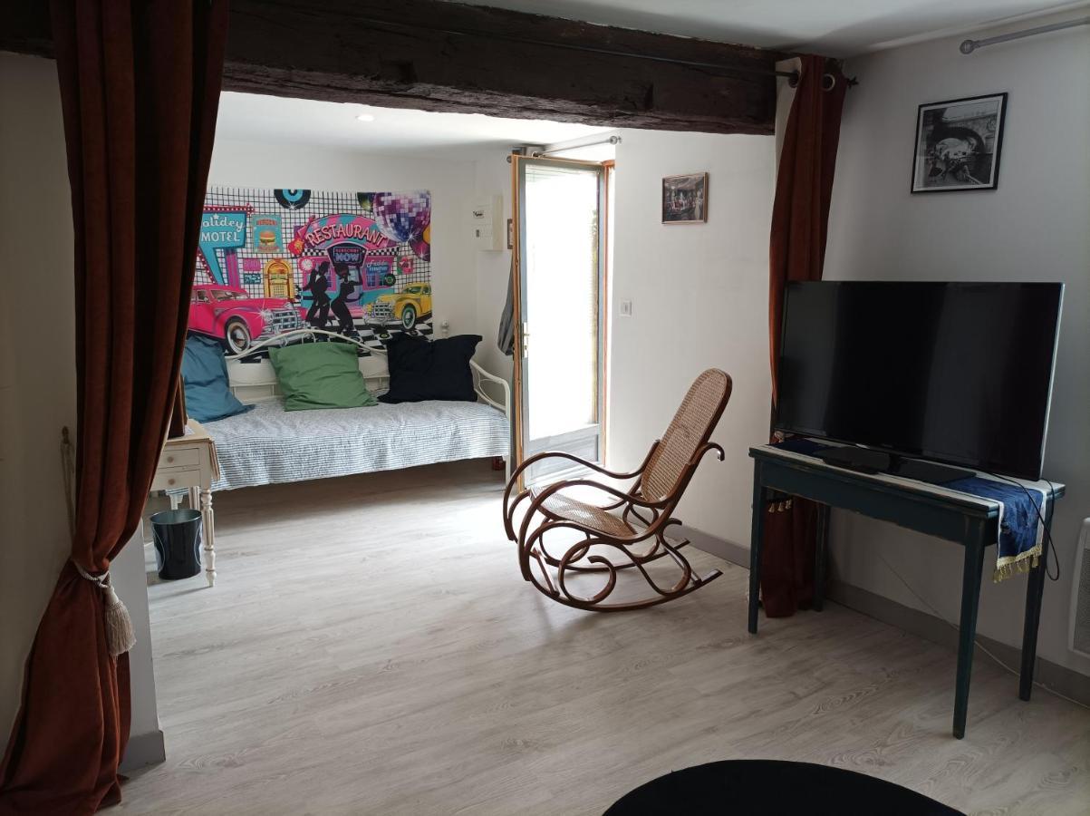 A L Epoque Bed & Breakfast Bouges  Luaran gambar